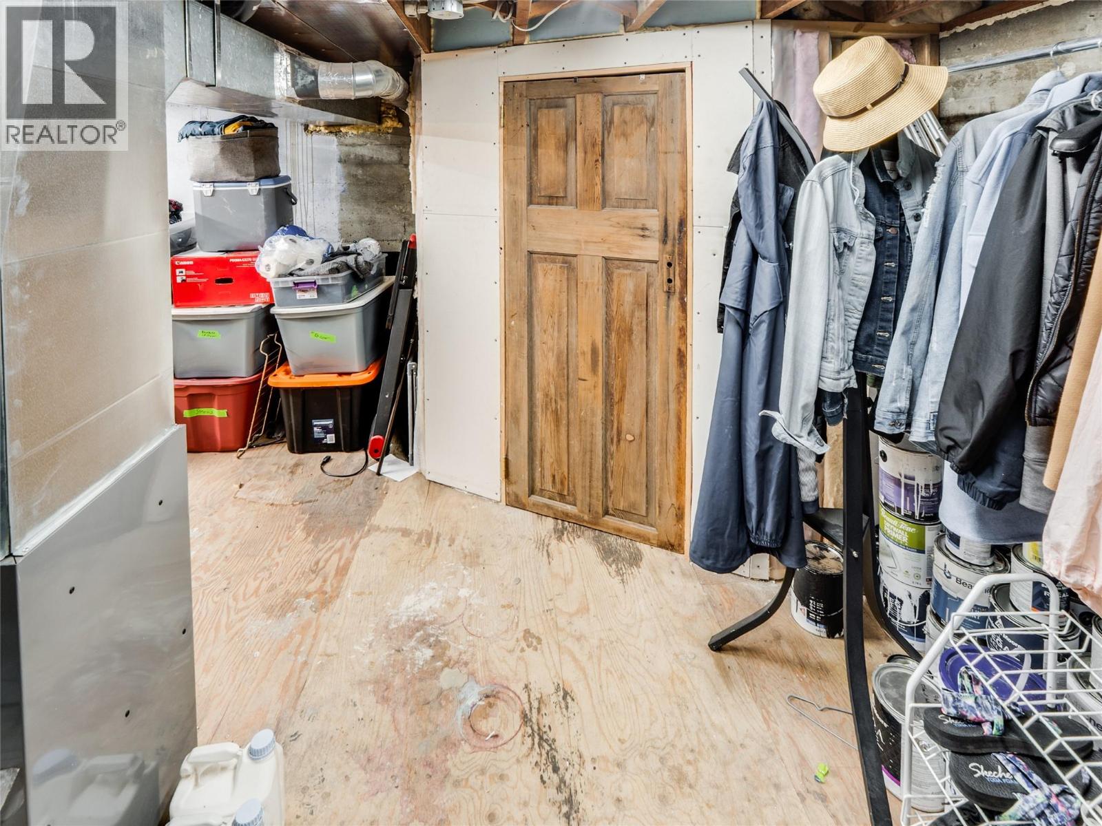 705 Glendale Avenue, Salmo