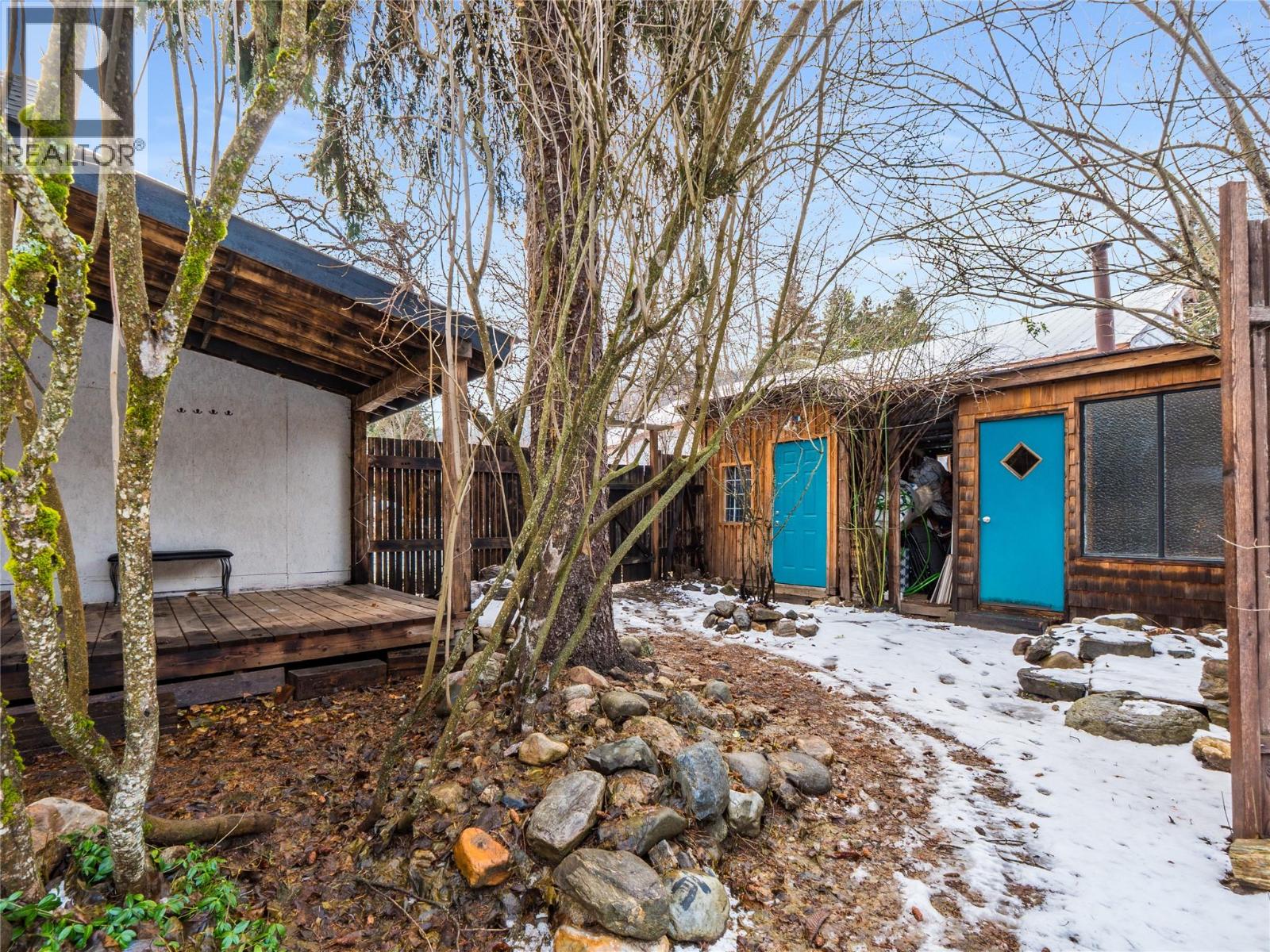 705 Glendale Avenue, Salmo