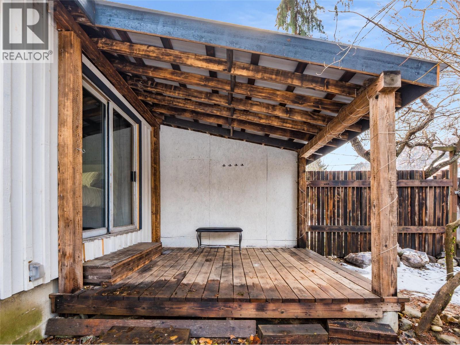 705 Glendale Avenue, Salmo