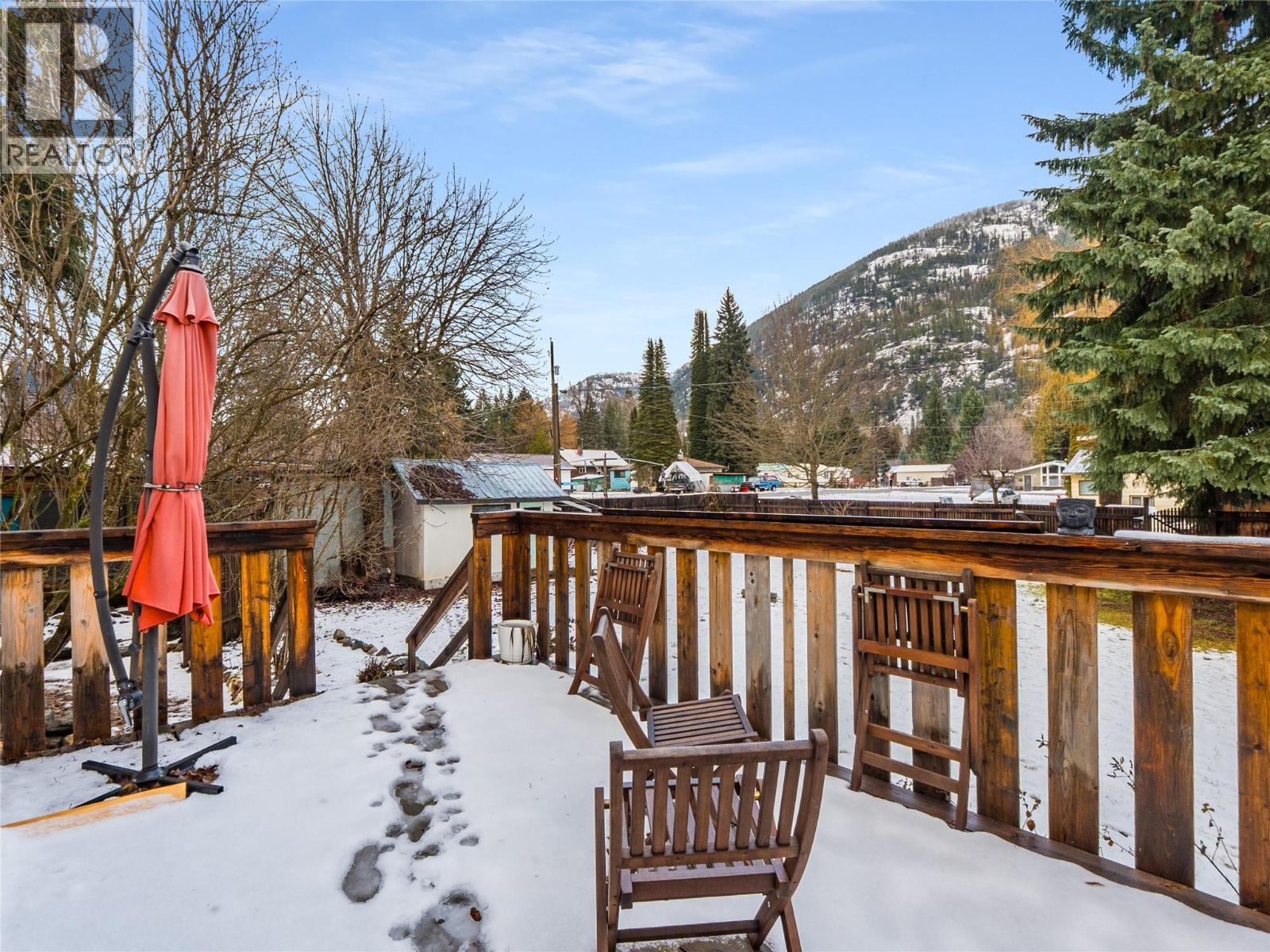 705 Glendale Avenue, Salmo