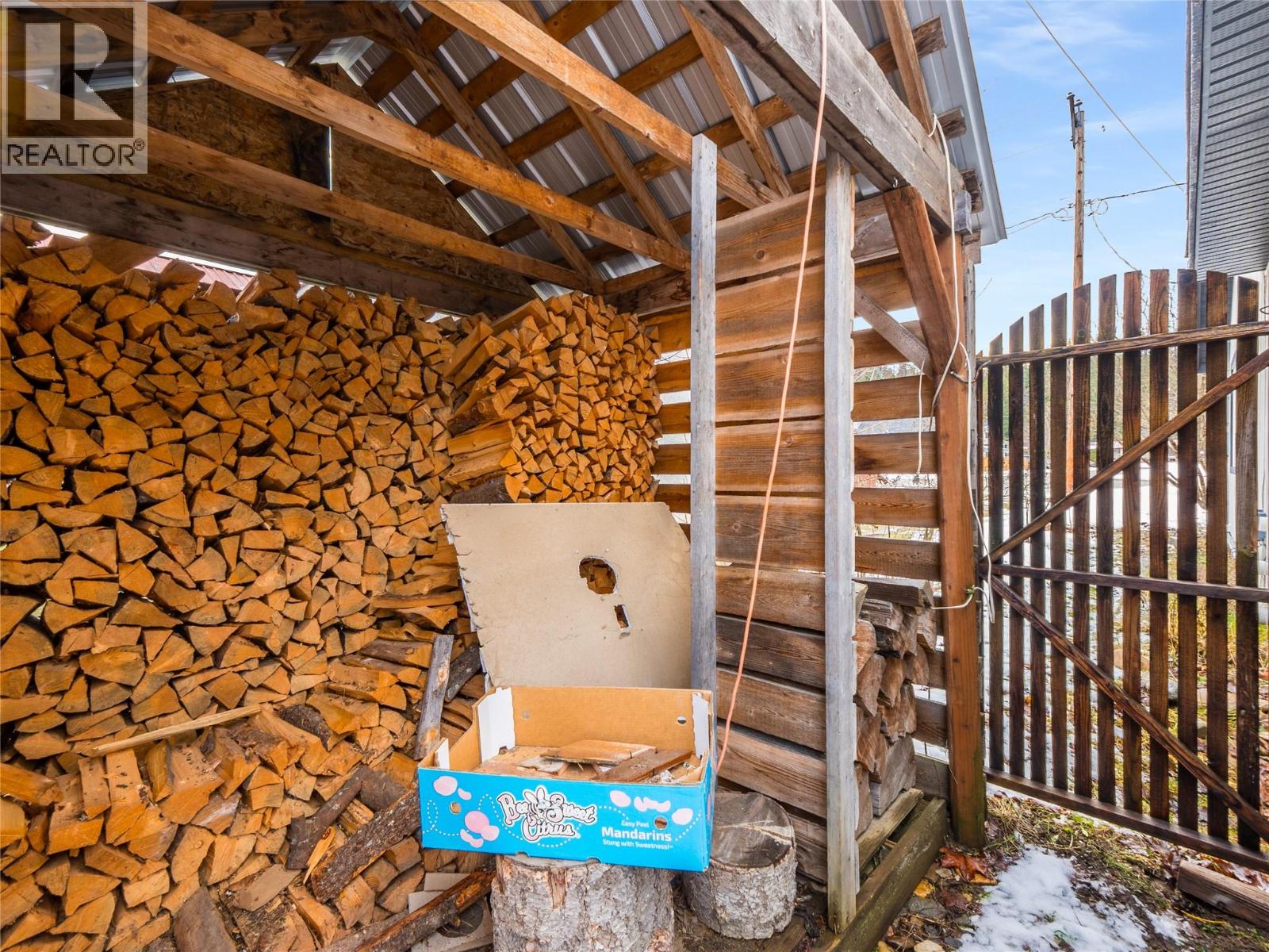 705 Glendale Avenue, Salmo