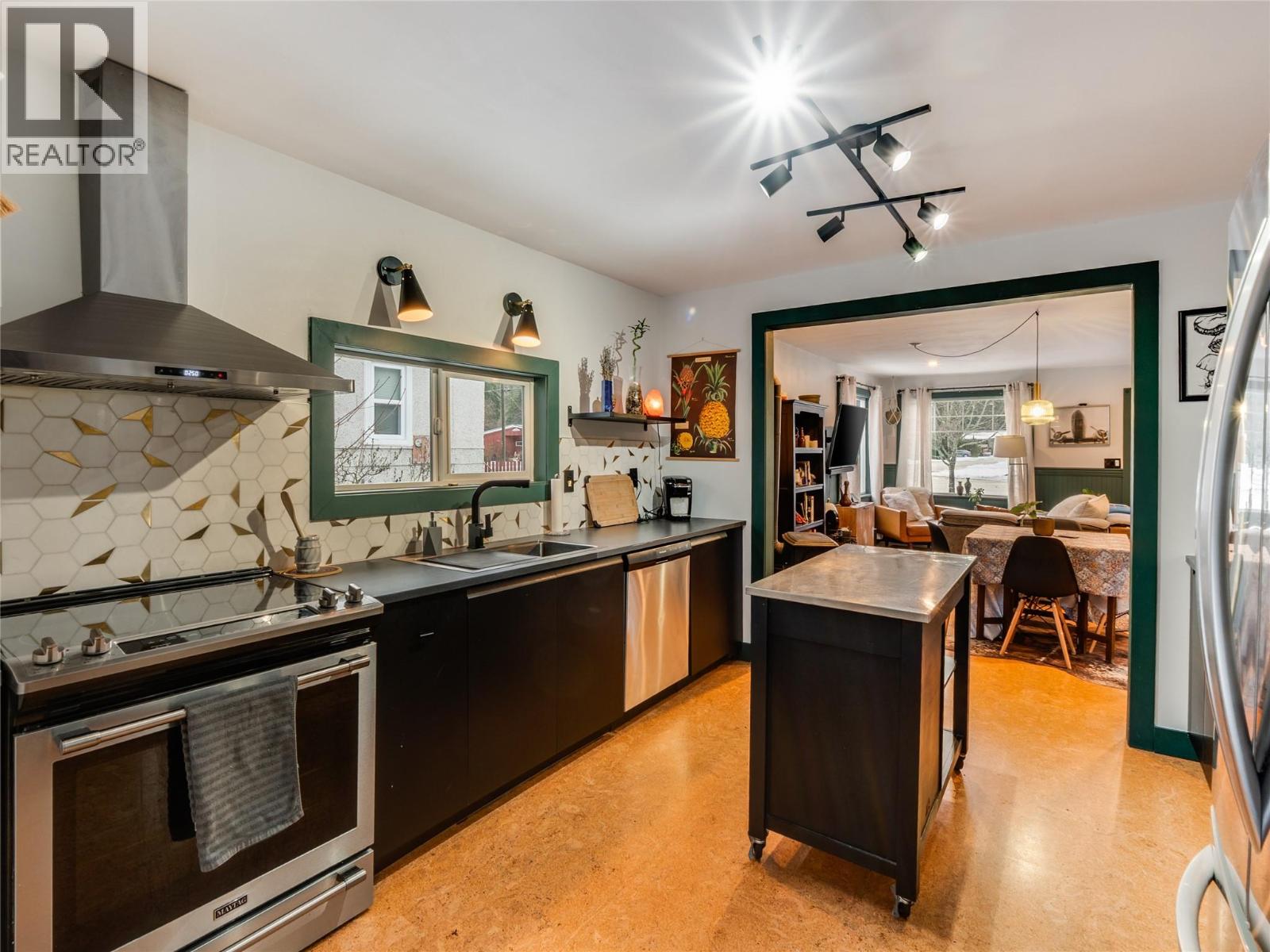 705 Glendale Avenue, Salmo