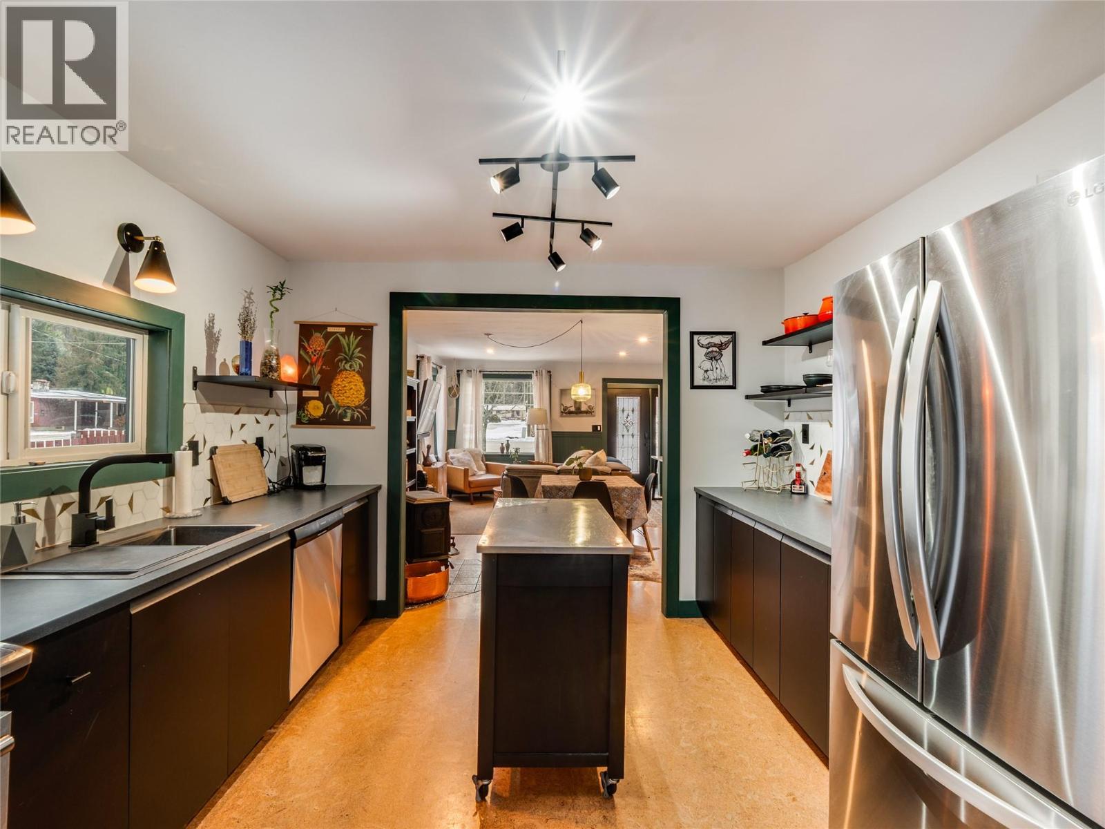 705 Glendale Avenue, Salmo