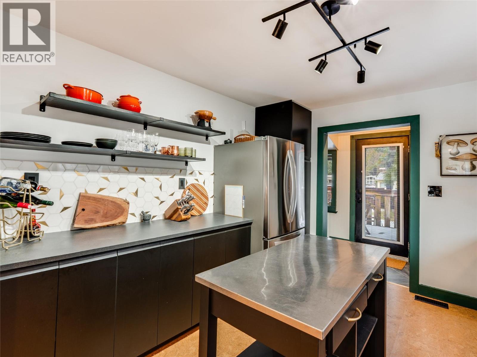 705 Glendale Avenue, Salmo