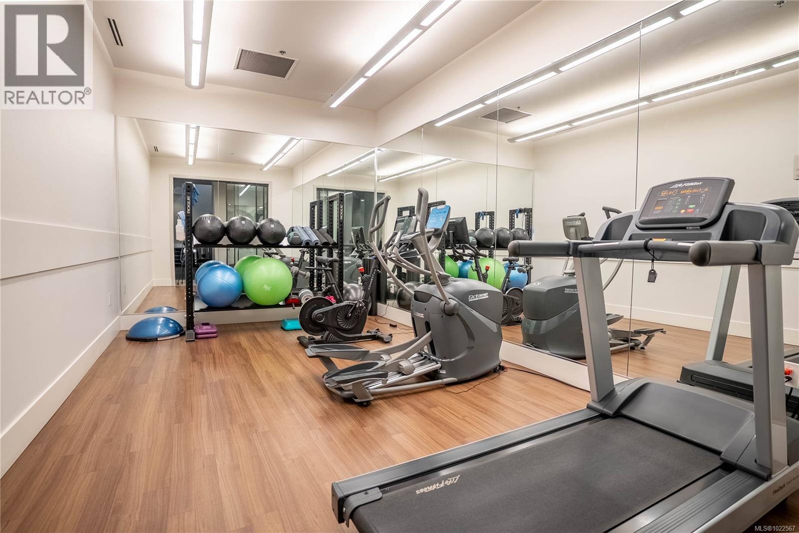 503 888 Government St, Victoria