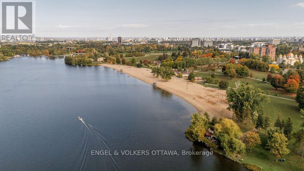 Located less than 4 Minutes to Mooney's Bay  Beach