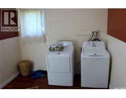5pc Bathroom - 3 2nd Avenue Se, Weyburn, SK S4H1W7 Photo 10