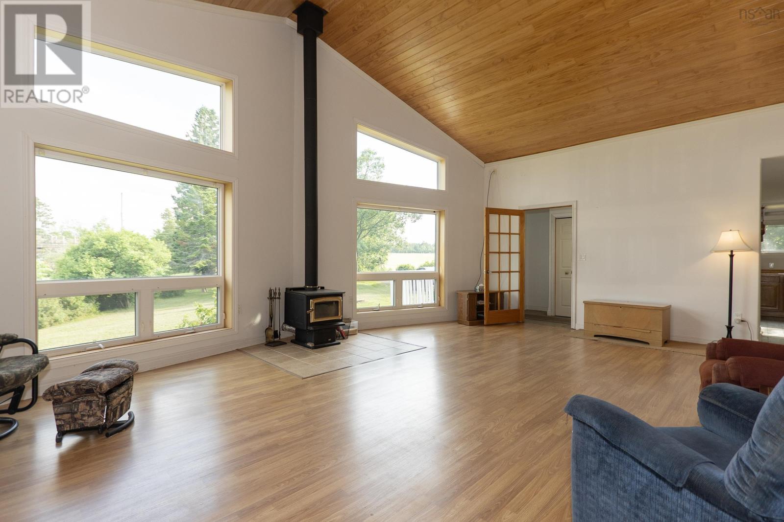 Property 11 of 50 of 9525 Highway 6