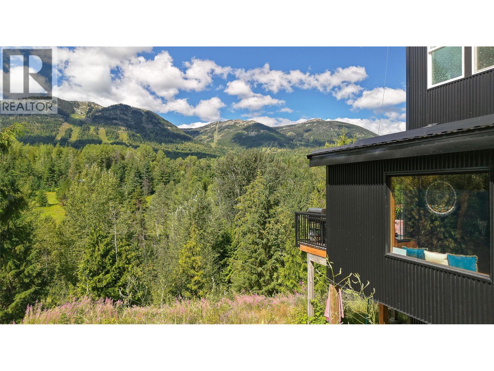 300 Richie Road, Rossland