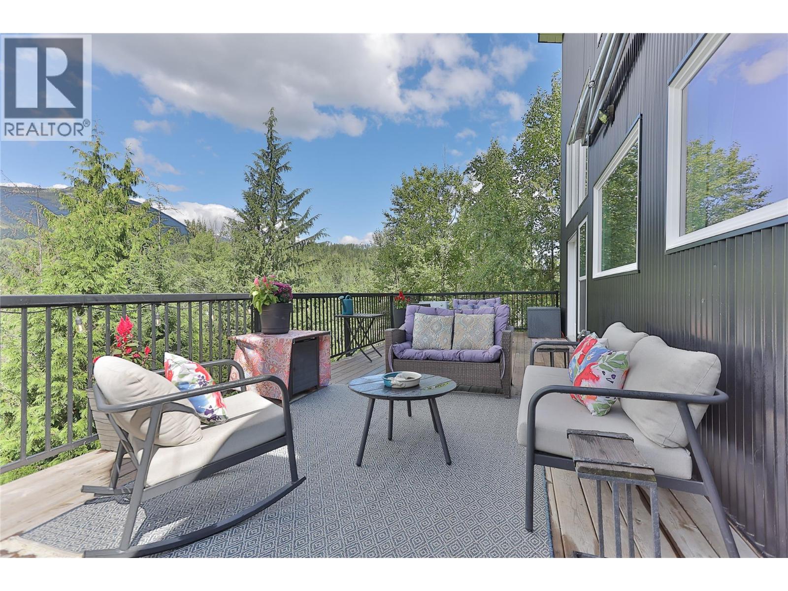 300 Richie Road, Rossland