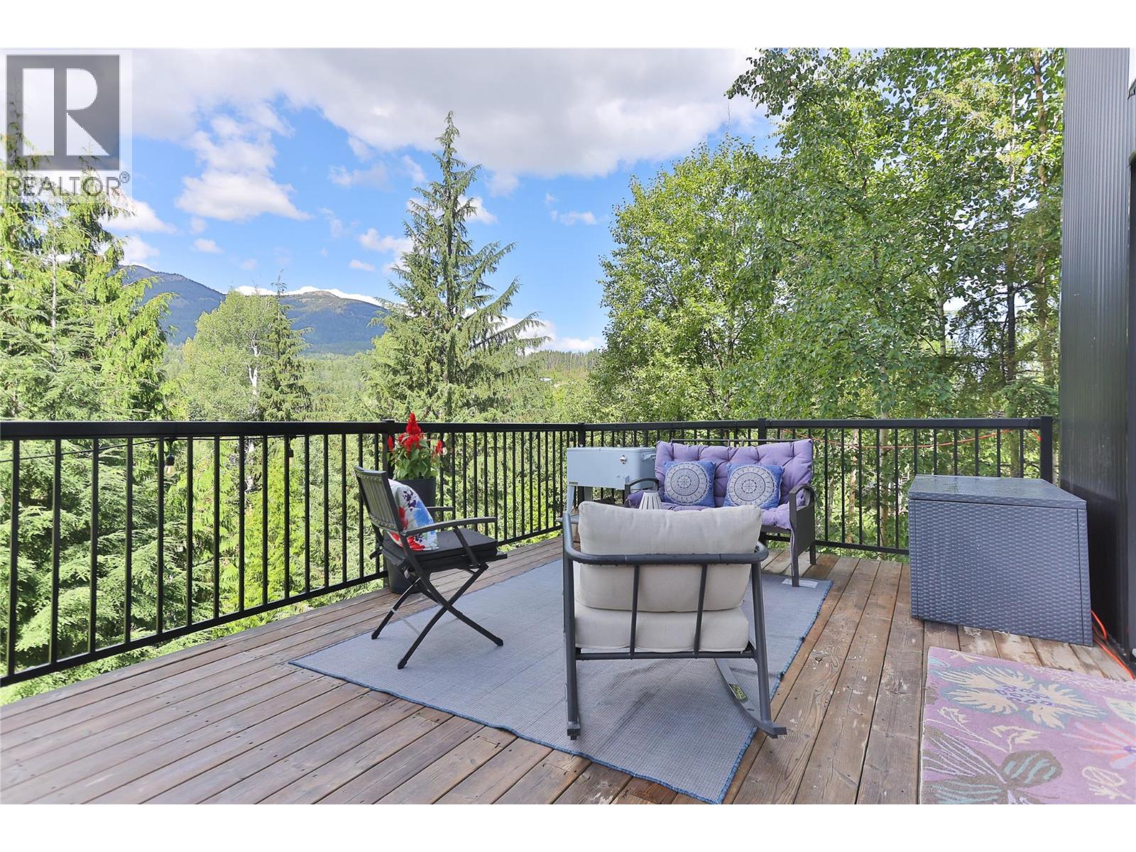 300 Richie Road, Rossland