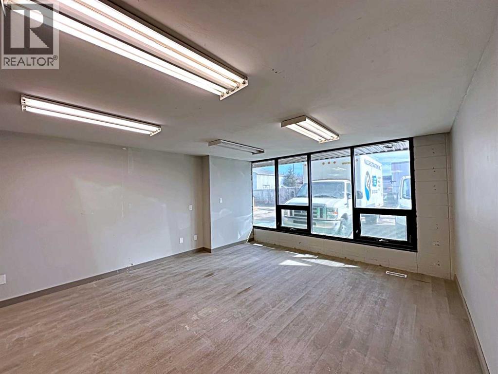 8109 Fraser Avenue, Fort McMurray