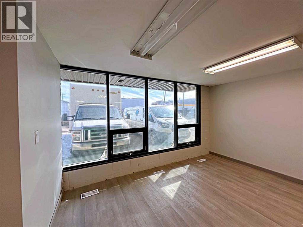 8109 Fraser Avenue, Fort McMurray