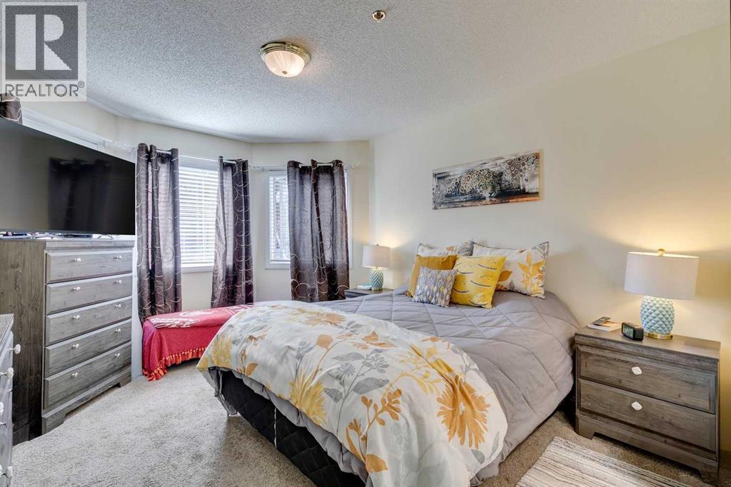 Single Family House for Sale in   Simcoe Boulevard SW Signal Hill Calgary 