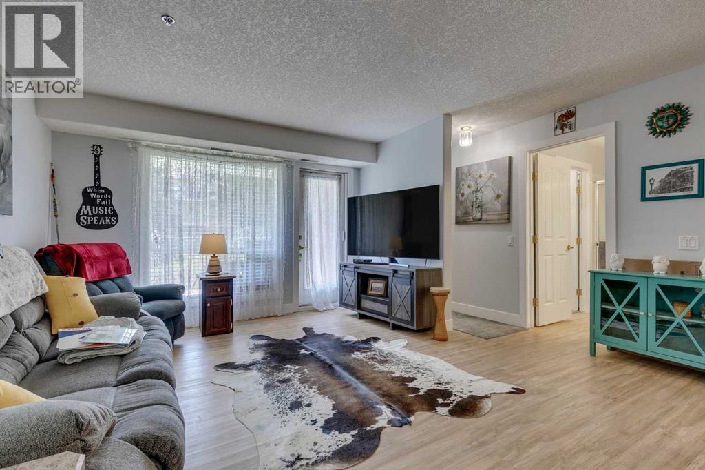 Single Family House for Sale in   Simcoe Boulevard SW Signal Hill Calgary 