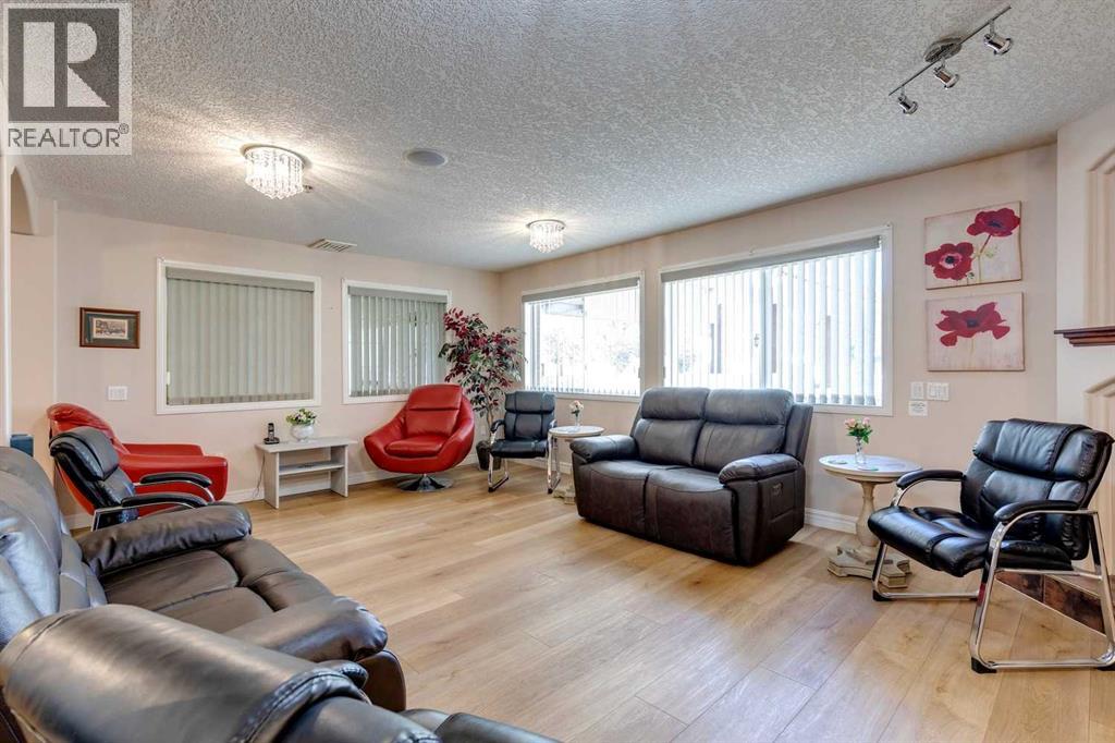 Single Family House for Sale in   Simcoe Boulevard SW Signal Hill Calgary 