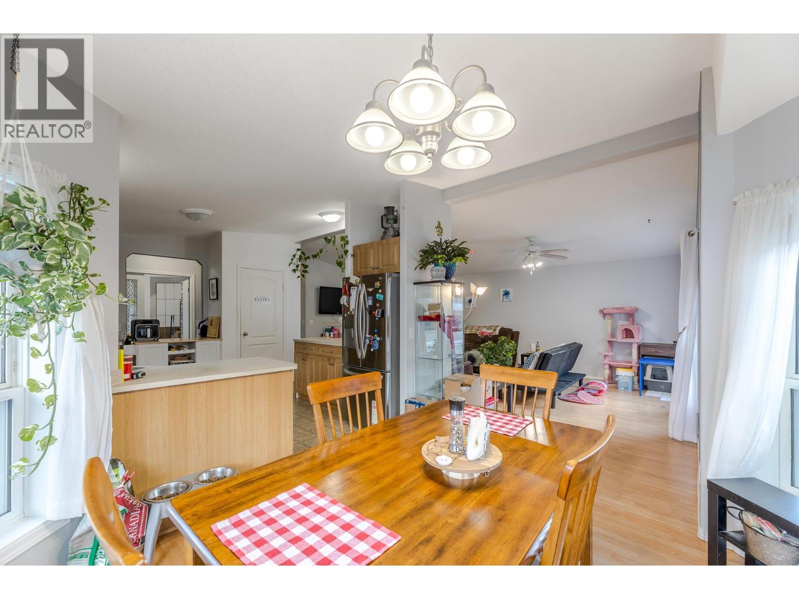 604 10th Avenue, Keremeos