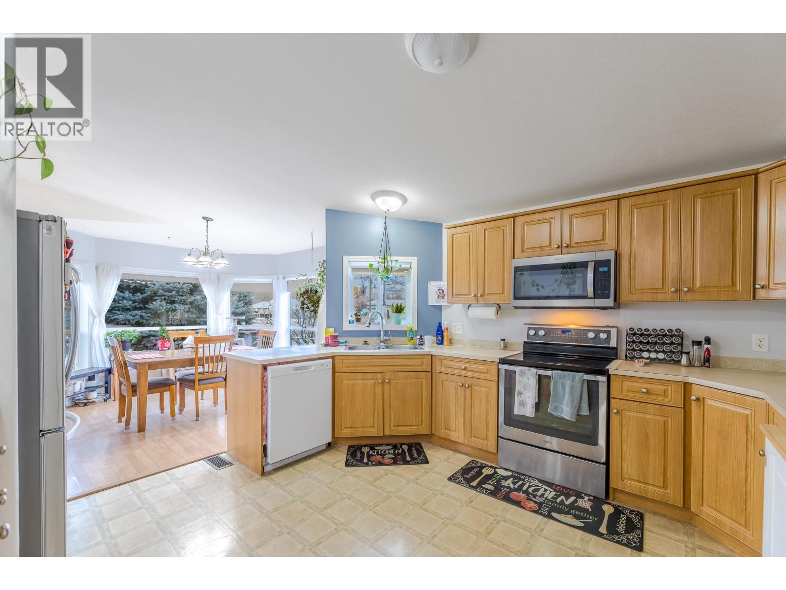 604 10th Avenue, Keremeos