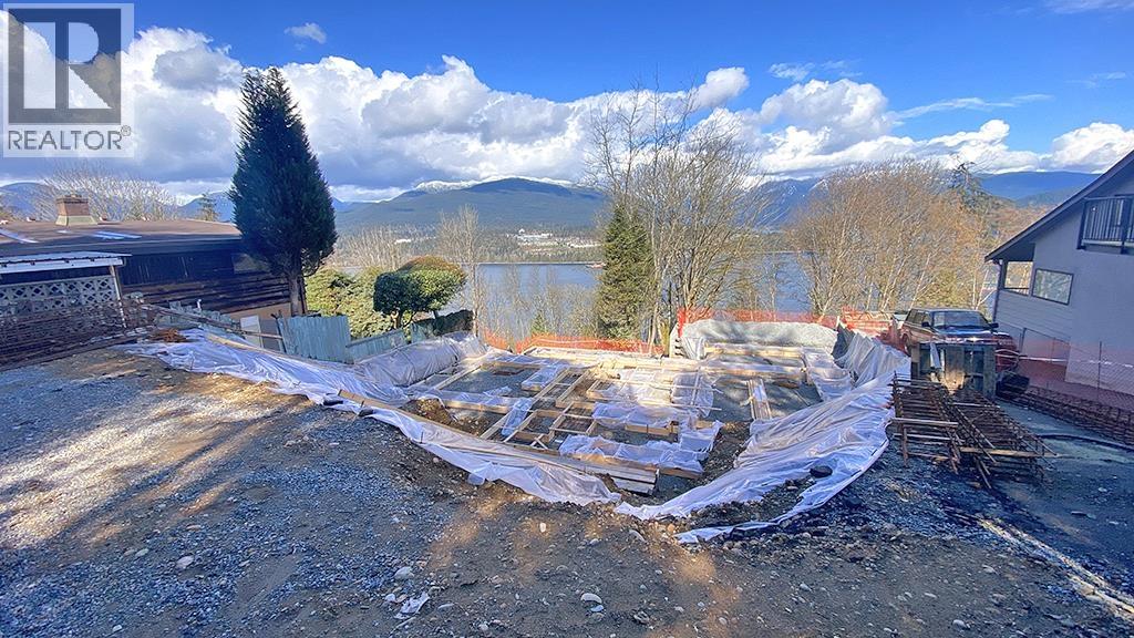 5645 HIGHFIELD DRIVE, Burnaby