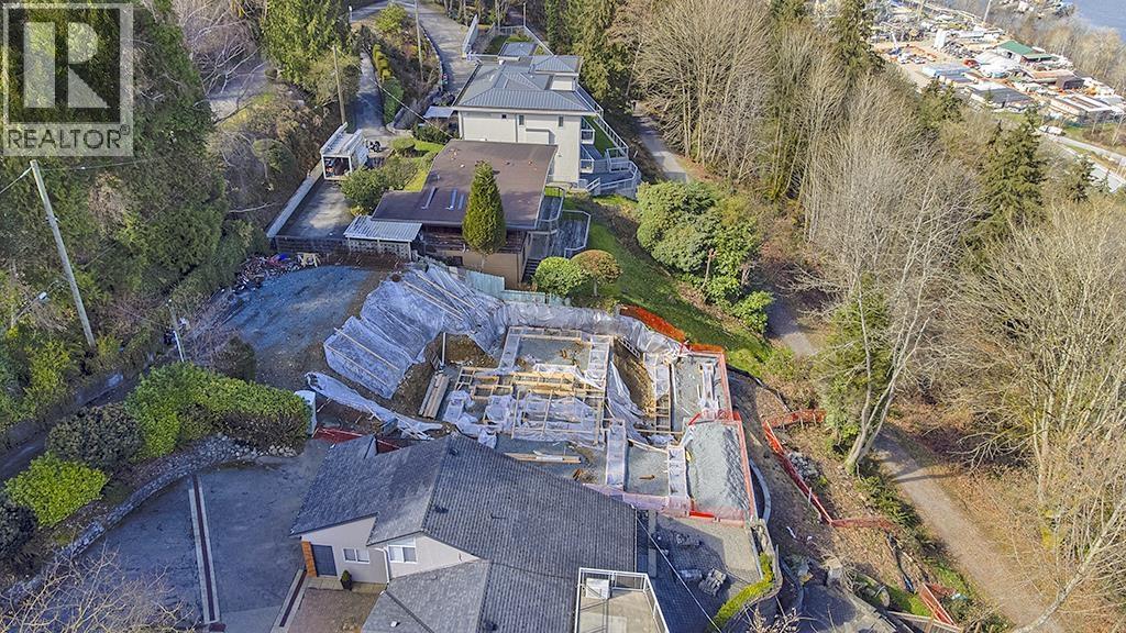 5645 HIGHFIELD DRIVE, Burnaby