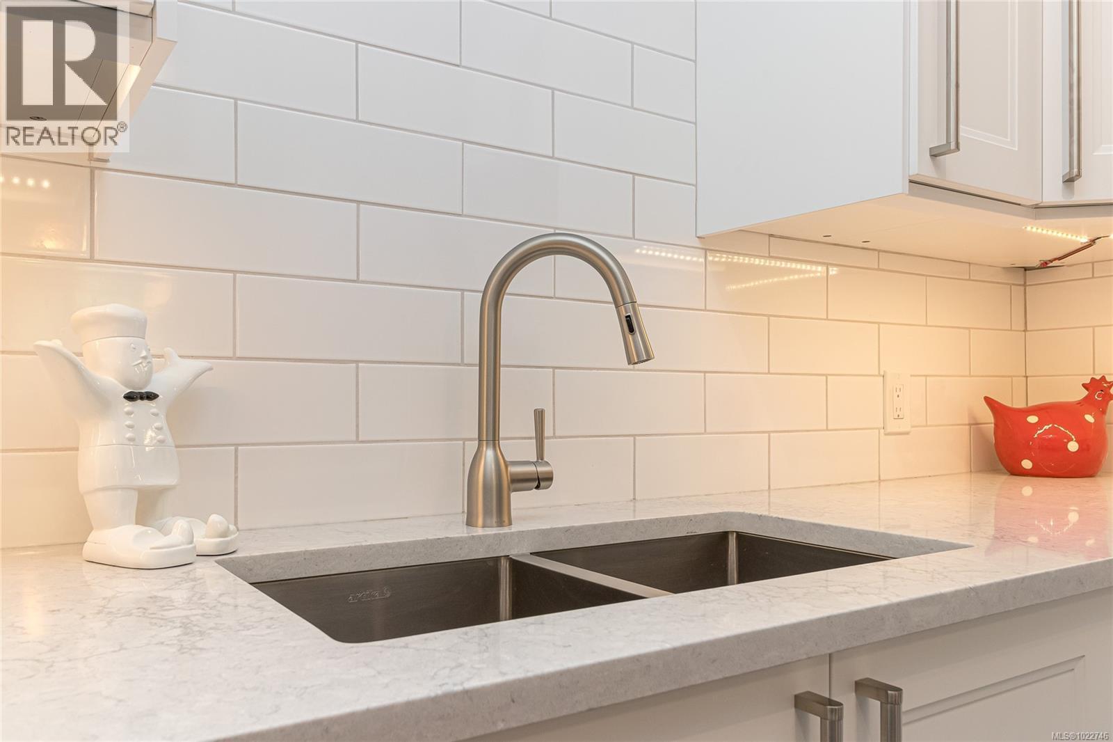 107 27 Songhees Road, Victoria