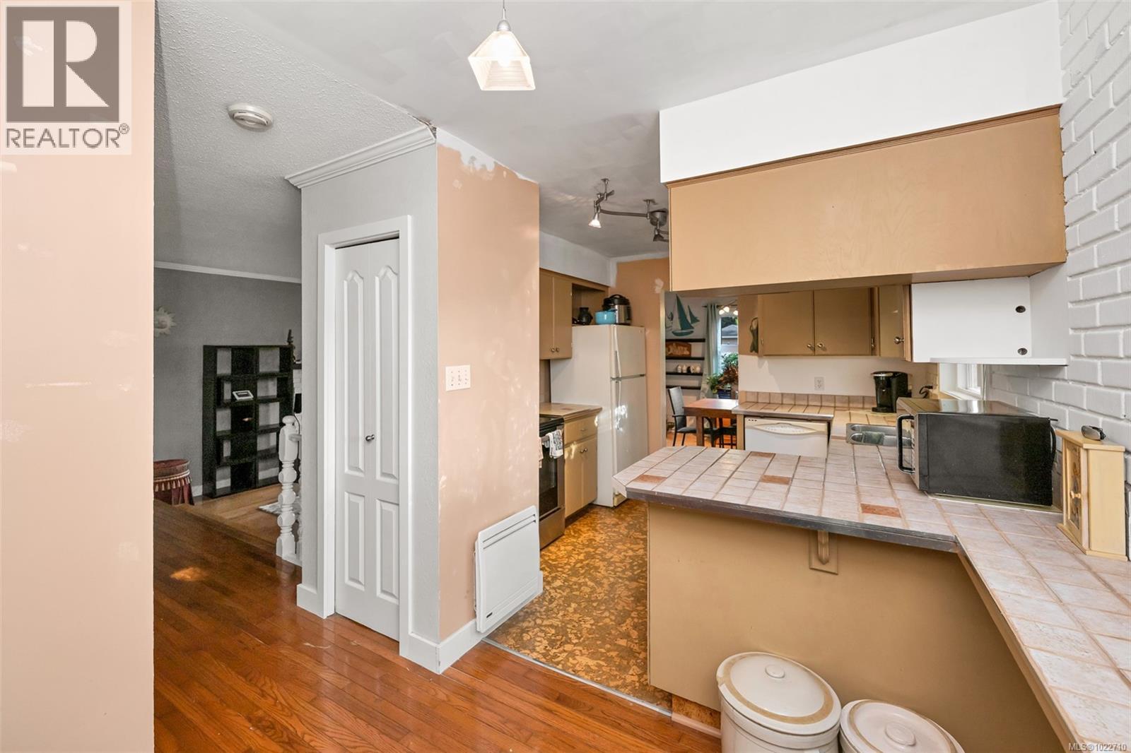 2700 Rainville Rd, Langford