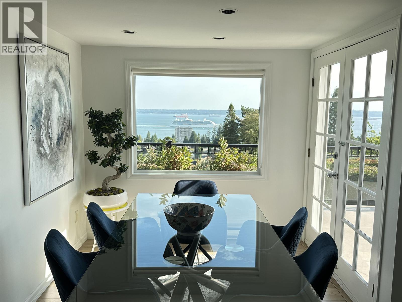 2390 PALMERSTON AVENUE, West Vancouver