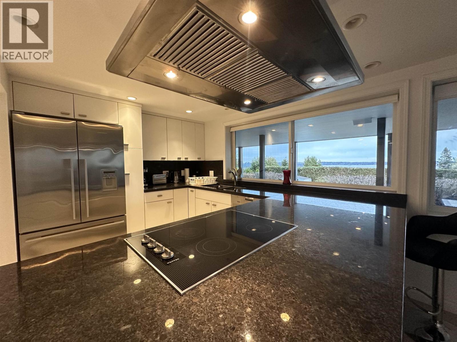 2390 PALMERSTON AVENUE, West Vancouver