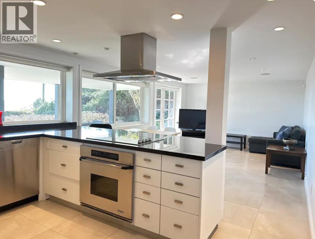 2390 PALMERSTON AVENUE, West Vancouver