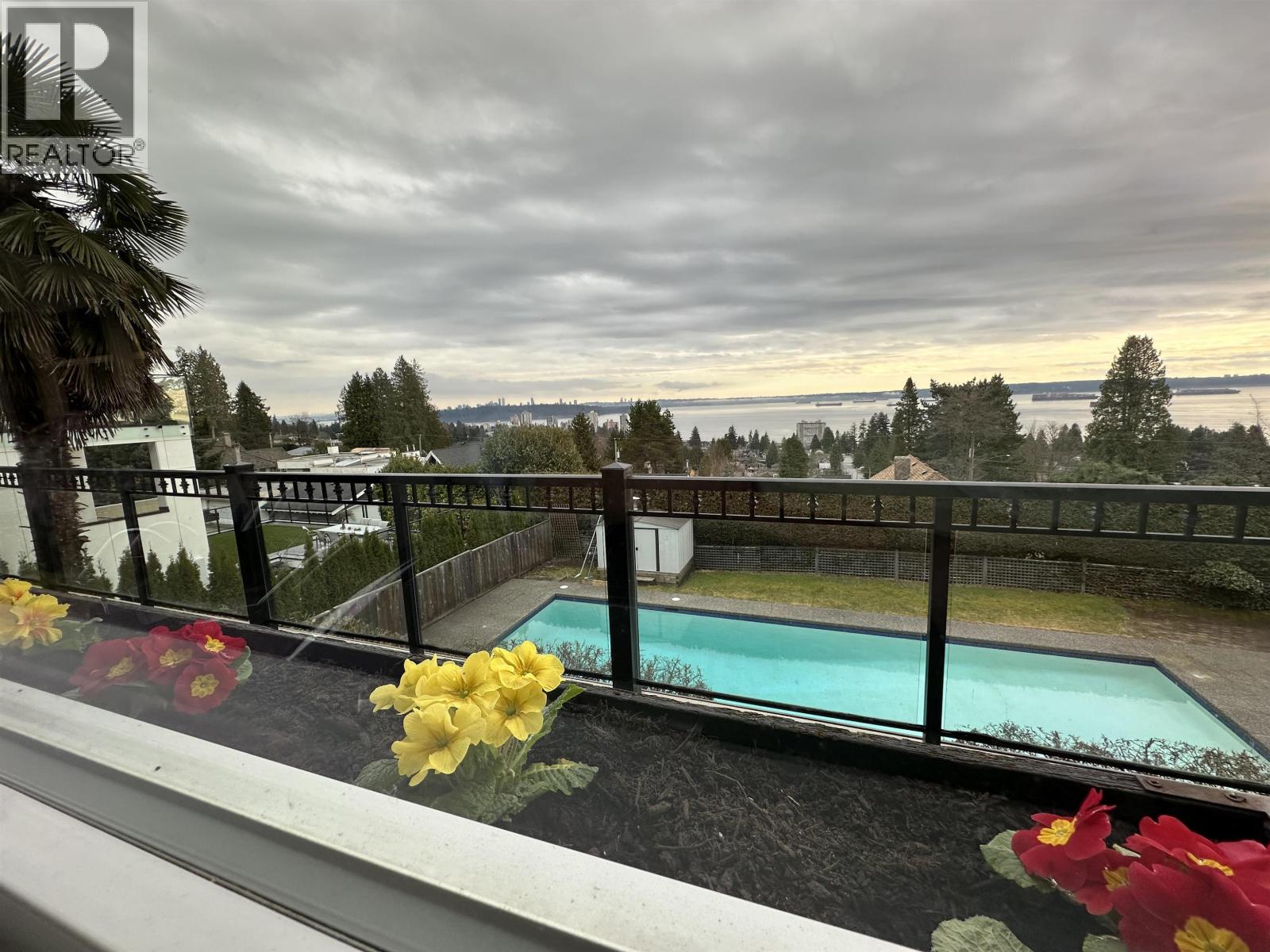 2390 PALMERSTON AVENUE, West Vancouver