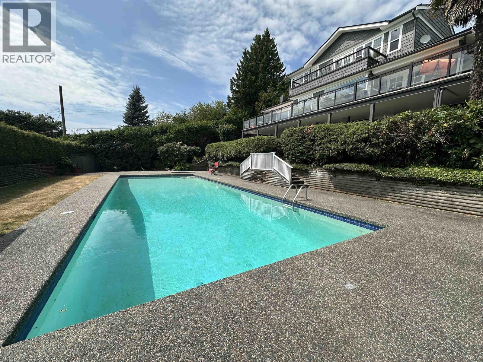 2390 PALMERSTON AVENUE, West Vancouver