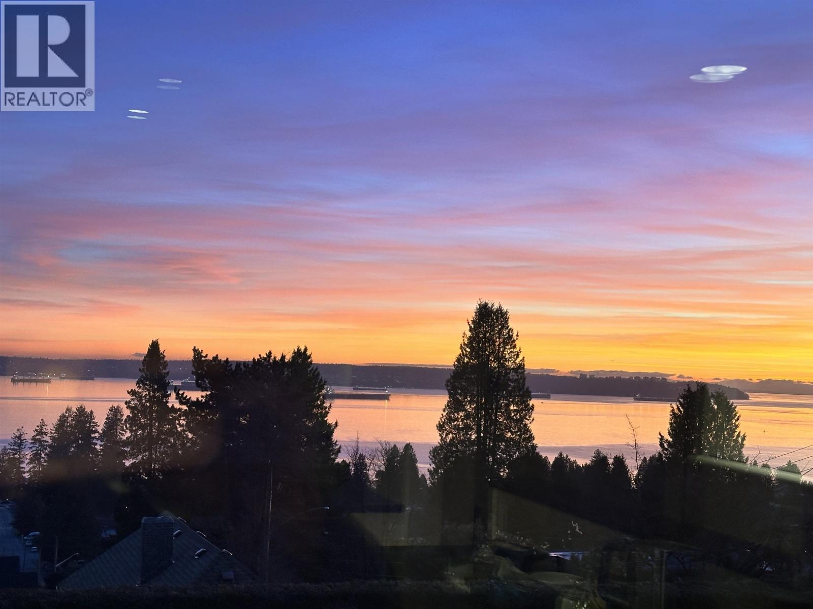 2390 PALMERSTON AVENUE, West Vancouver