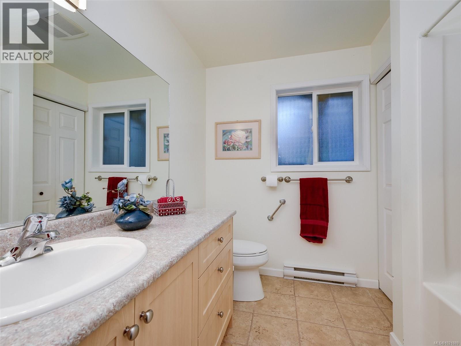 2087 James White Blvd, Sidney