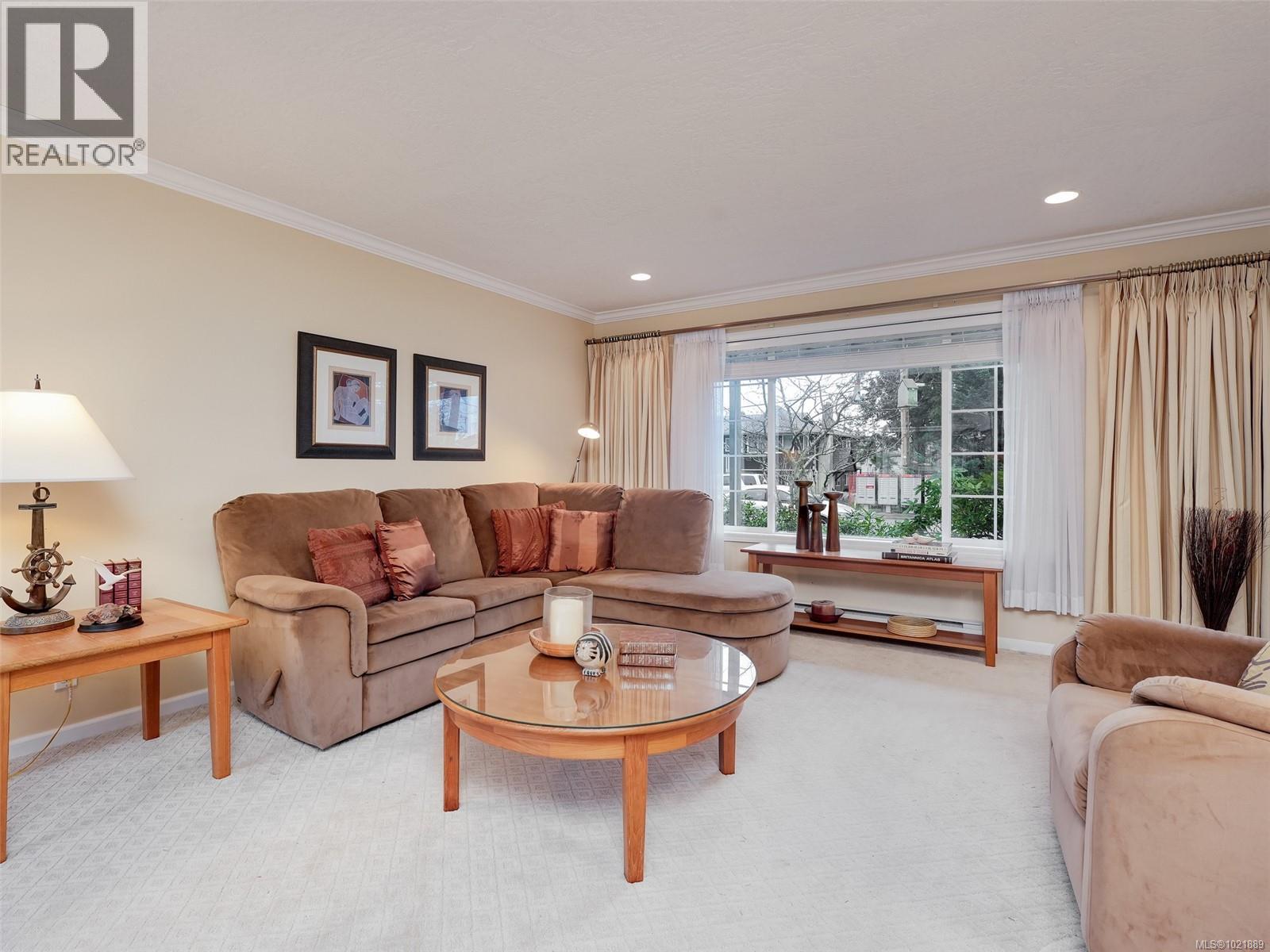 2087 James White Blvd, Sidney