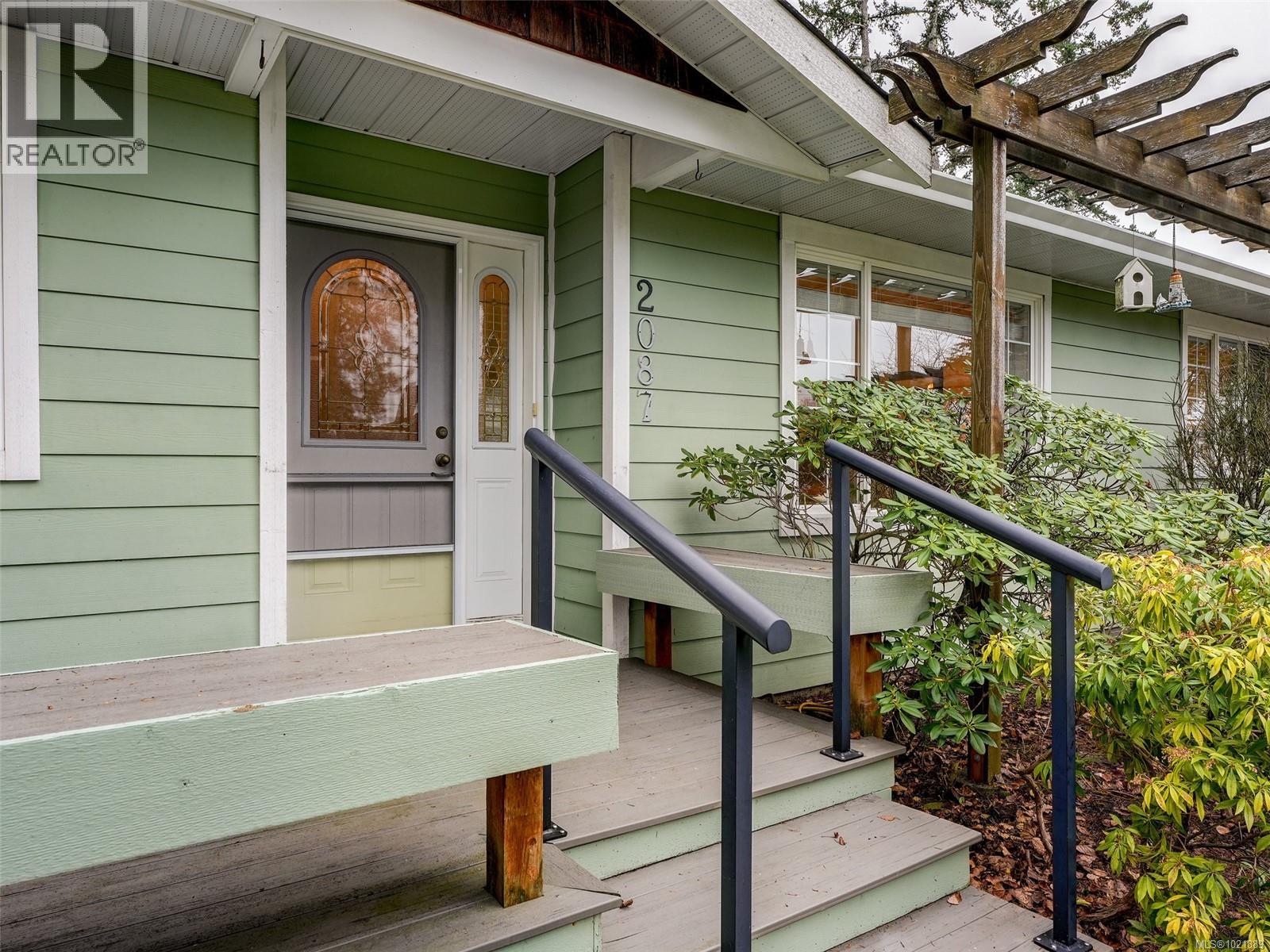 2087 James White Blvd, Sidney