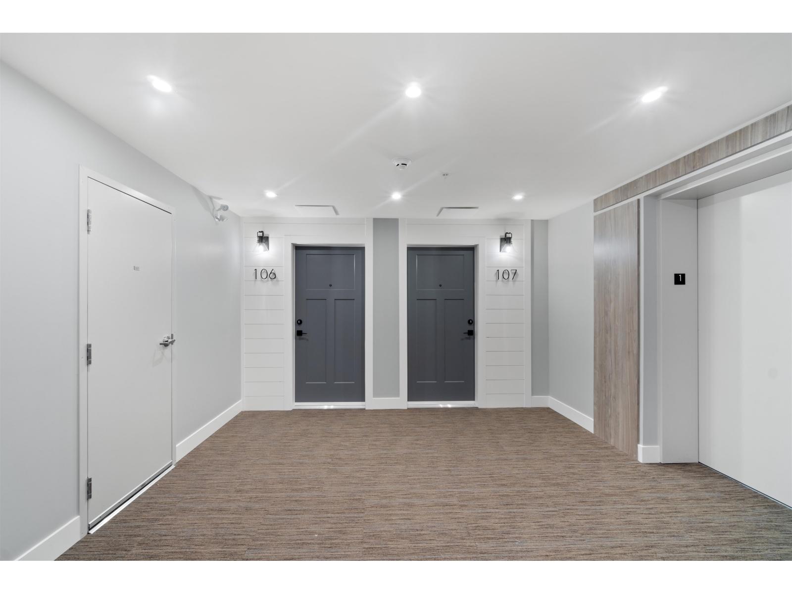 106 470 ESPLANADE AVENUE, Harrison Hot Springs, Harrison Hot Springs