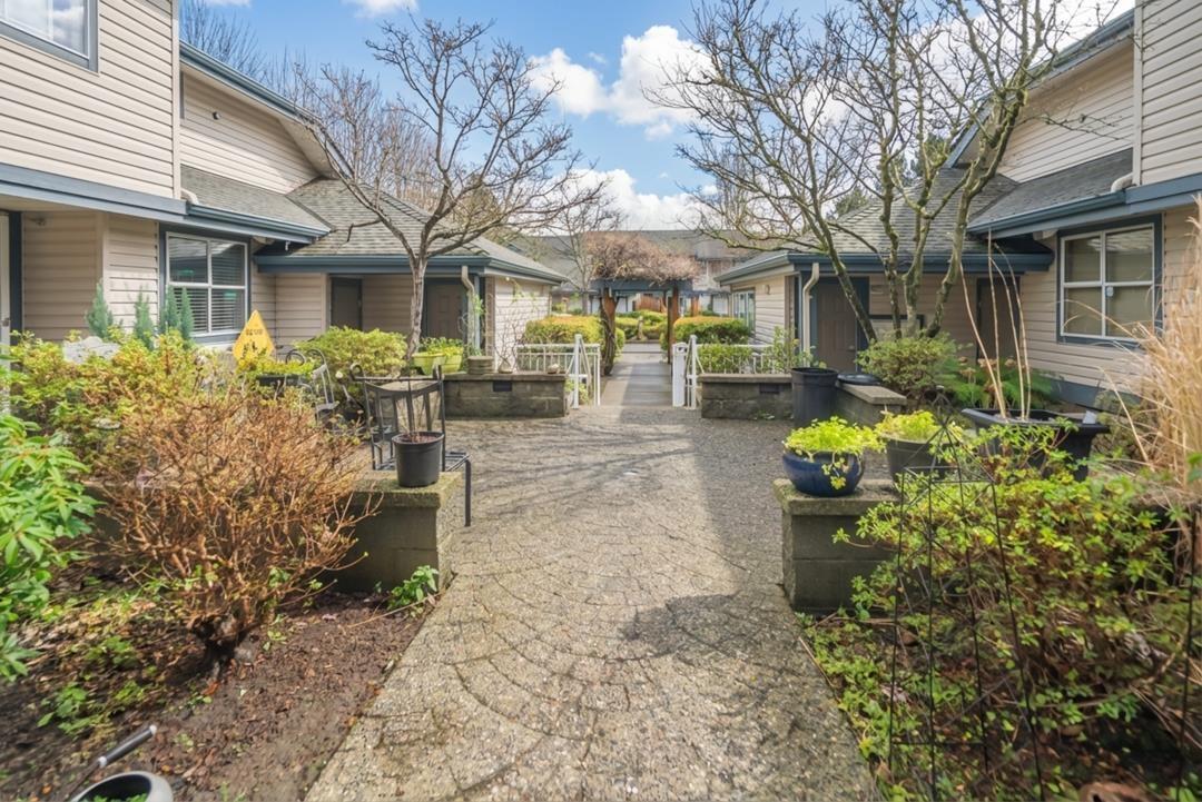 35 5668 208 STREET, Langley