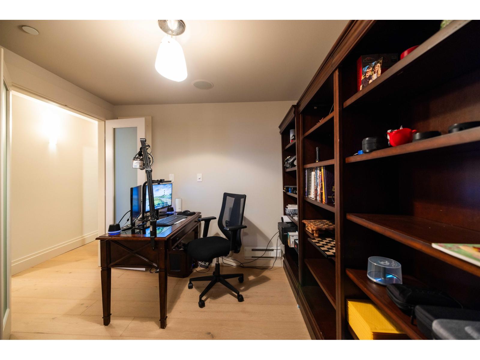 101 15097 MARINE DRIVE, White Rock