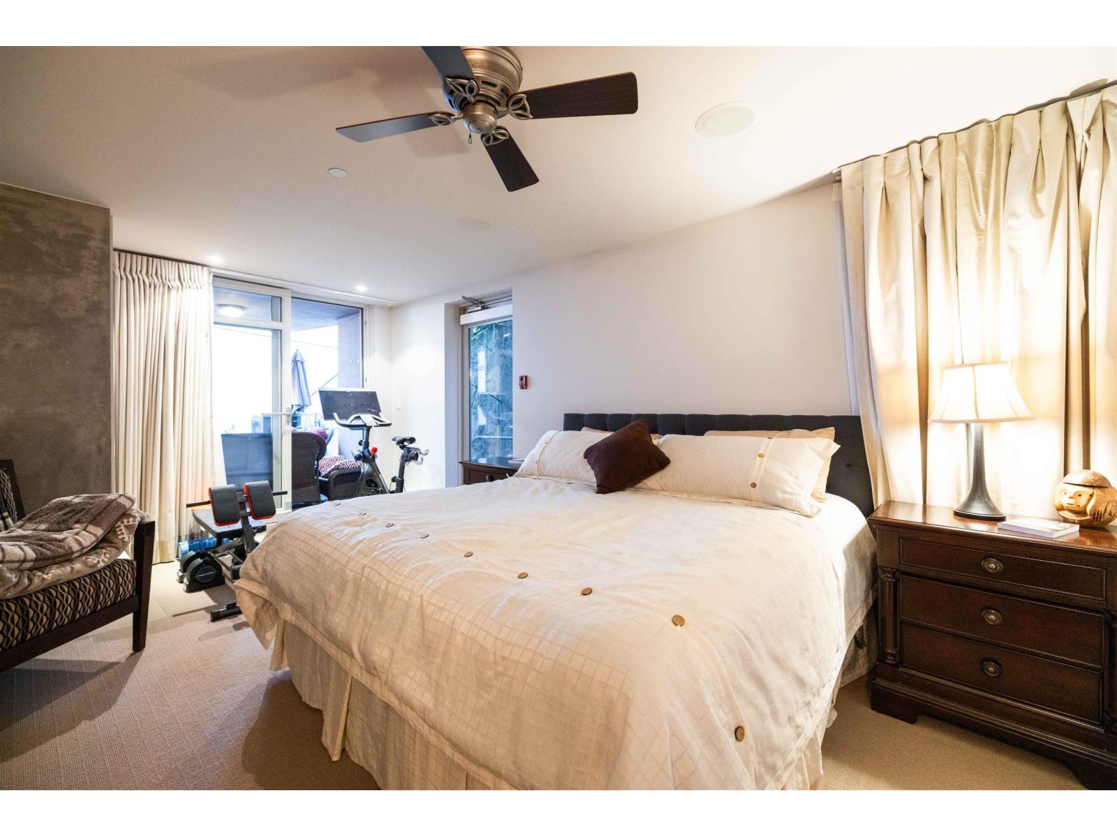 101 15097 MARINE DRIVE, White Rock