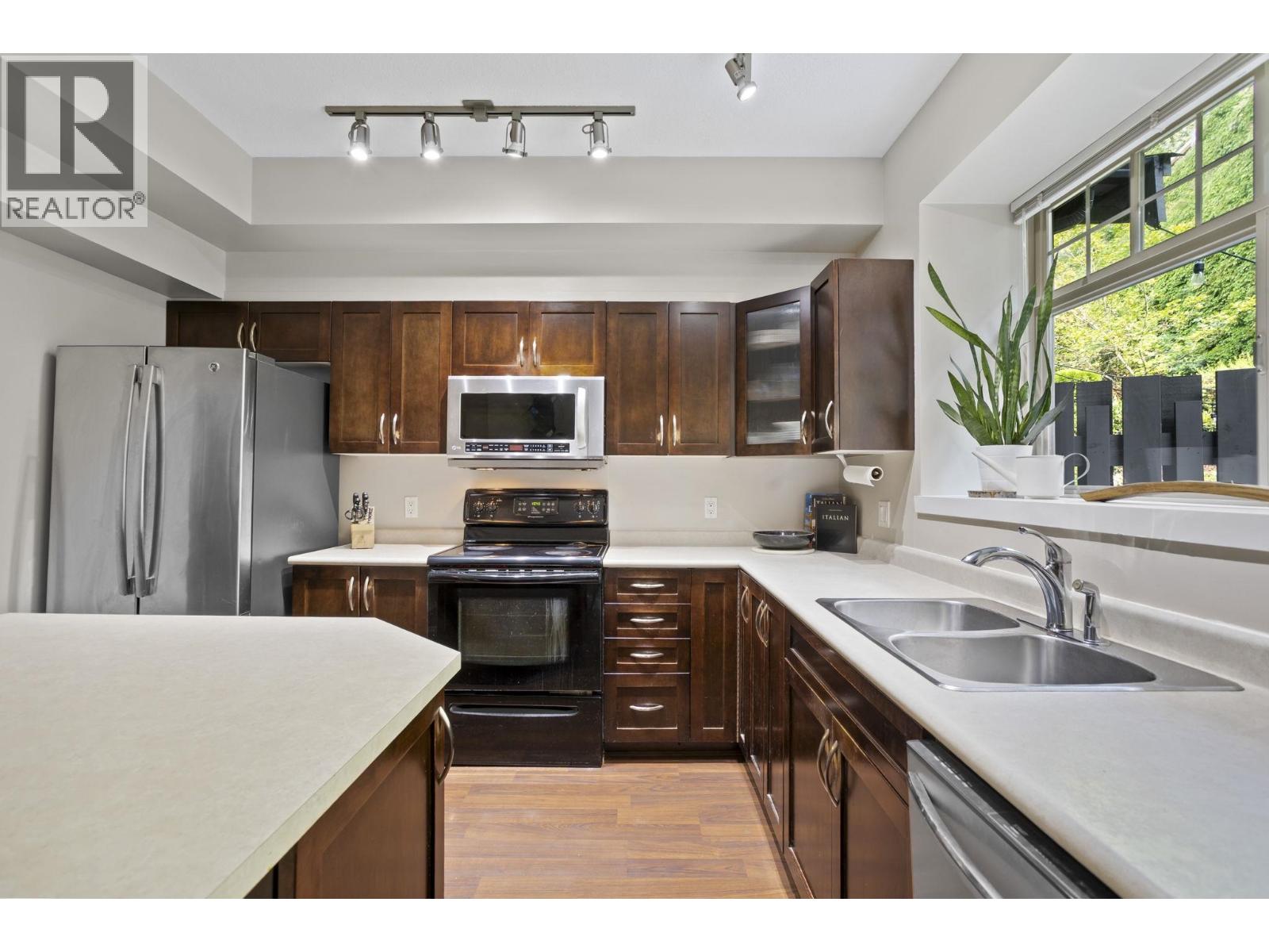 5 55 HAWTHORN DRIVE, Port Moody