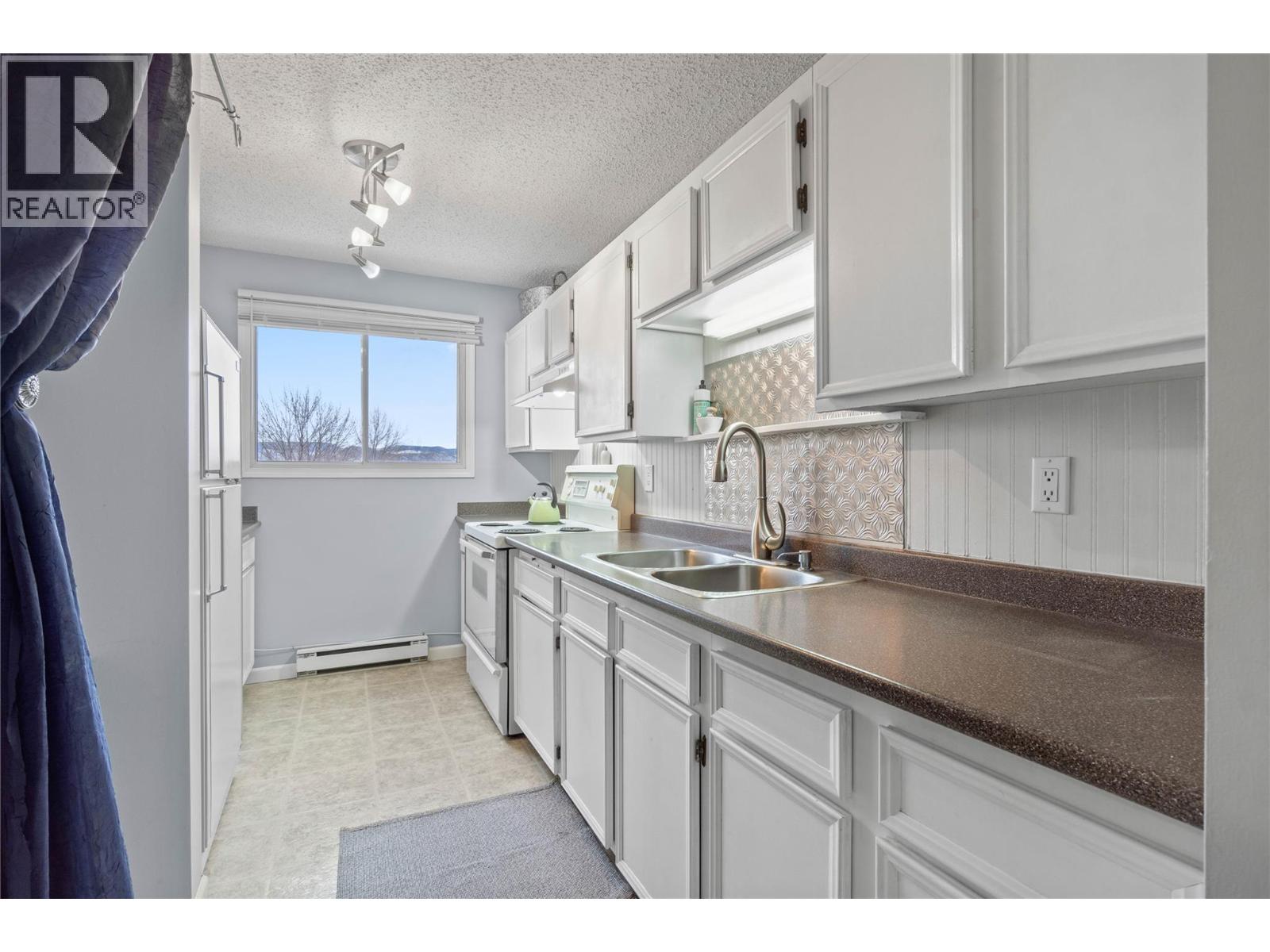 1089 McMurdo Drive Unit# 3, Kamloops