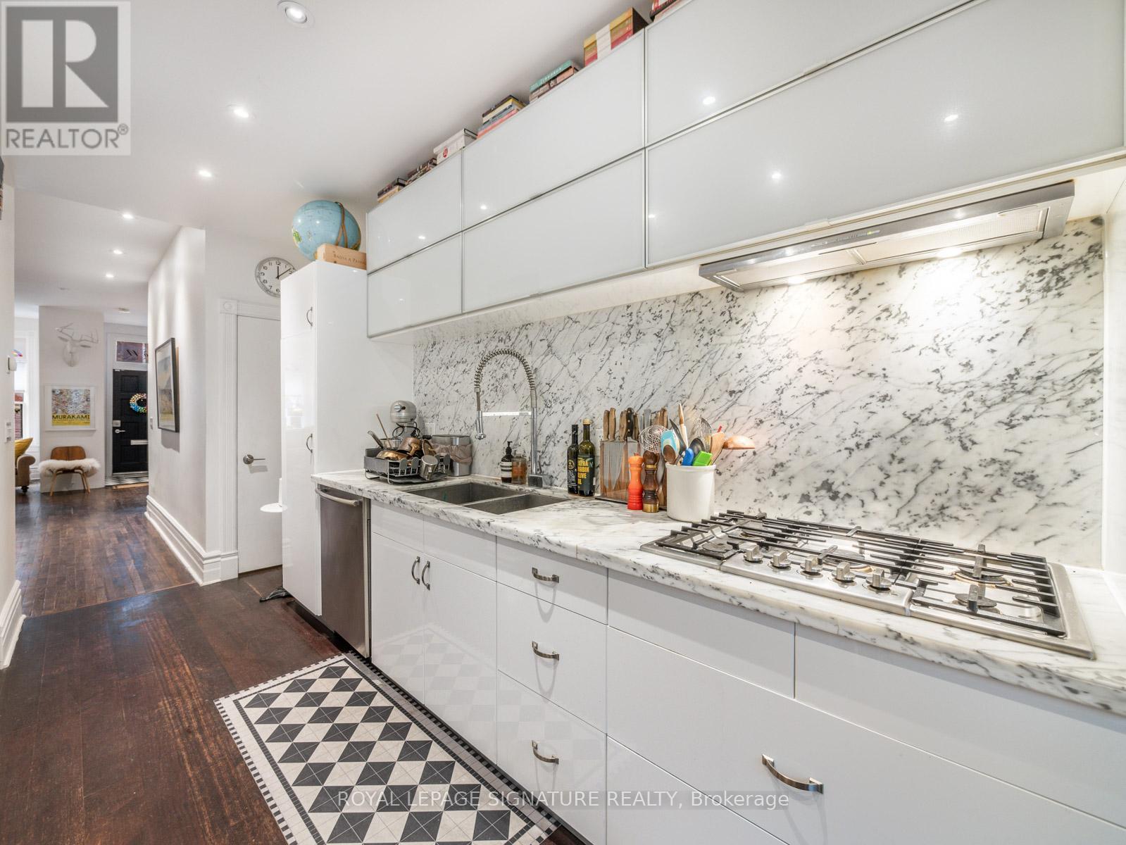 14 TRANBY AVENUE - 14