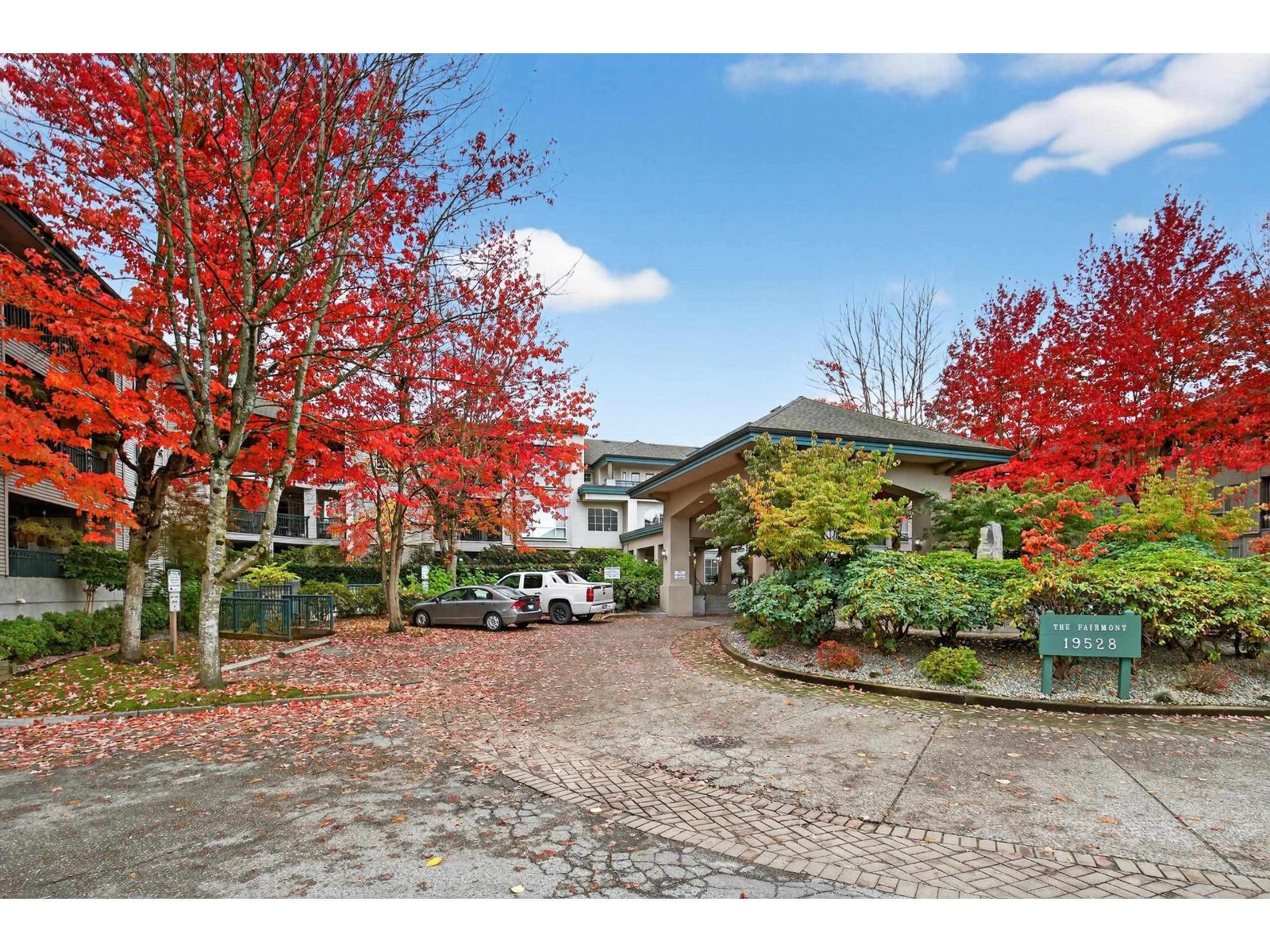 322 19528 FRASER HIGHWAY, Surrey