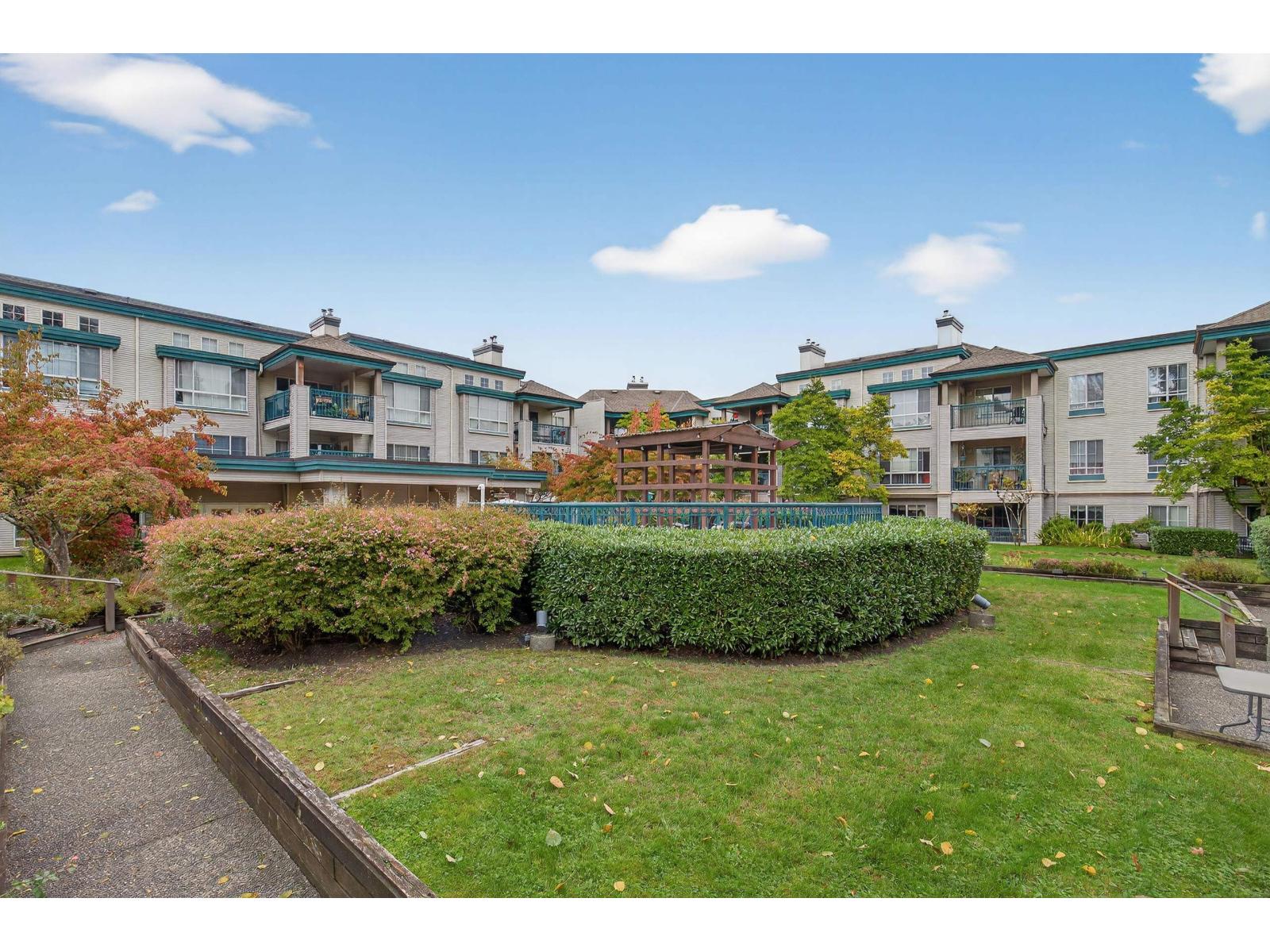 322 19528 FRASER HIGHWAY, Surrey