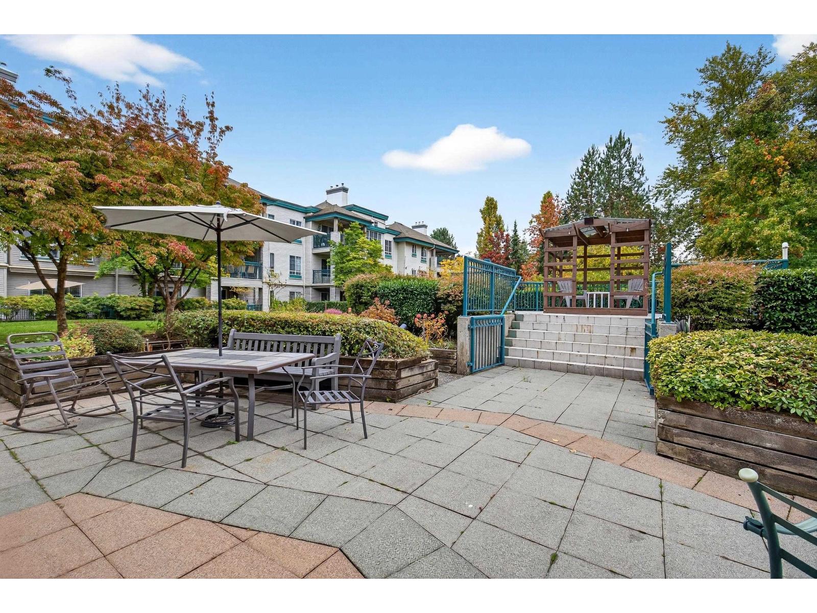 322 19528 FRASER HIGHWAY, Surrey