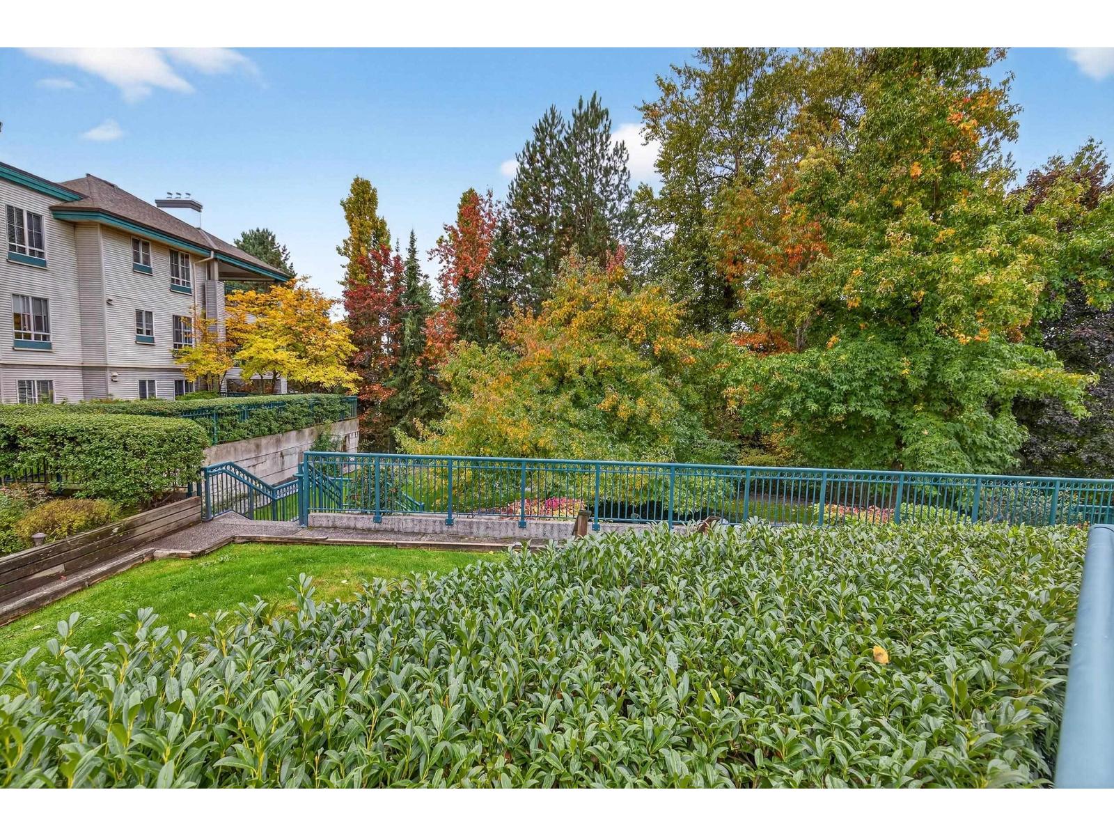 322 19528 FRASER HIGHWAY, Surrey