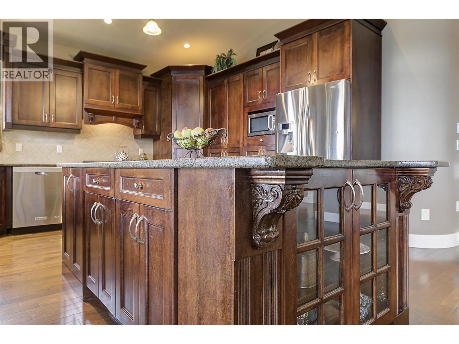  679 Devonian Avenue, Kelowna