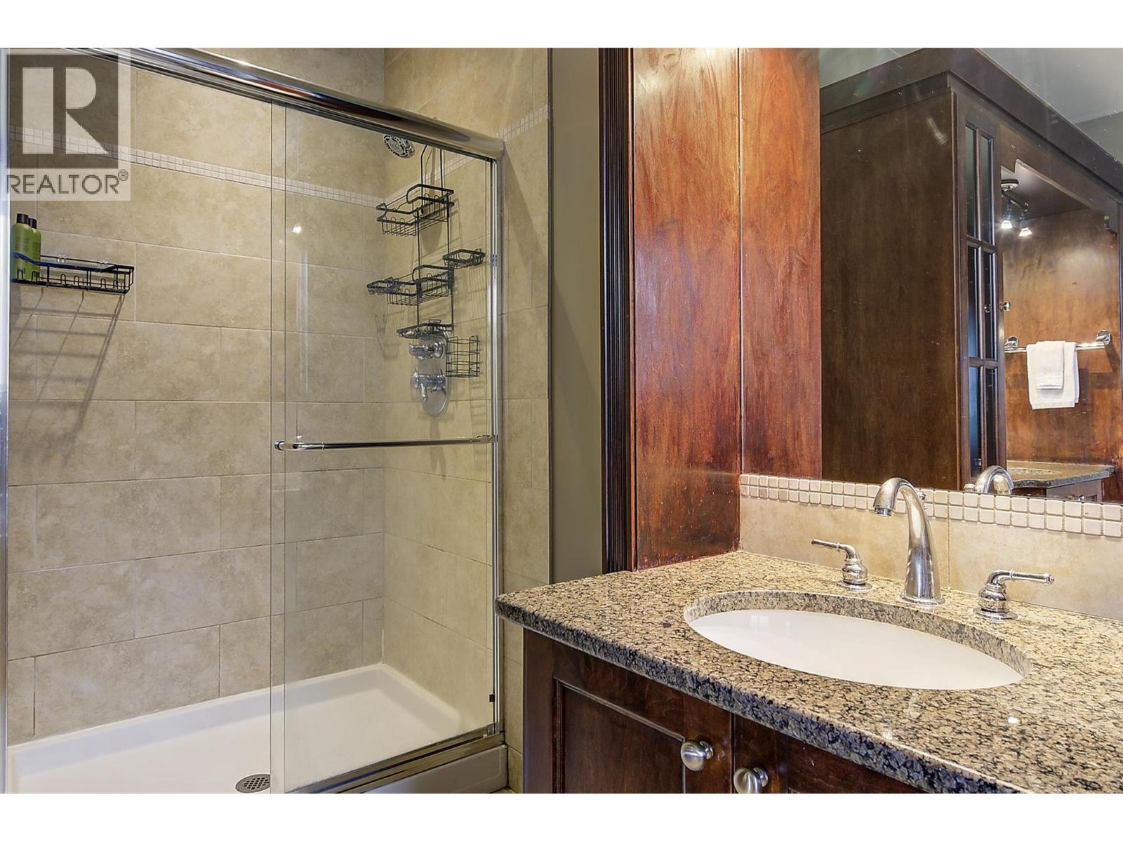  679 Devonian Avenue, Kelowna