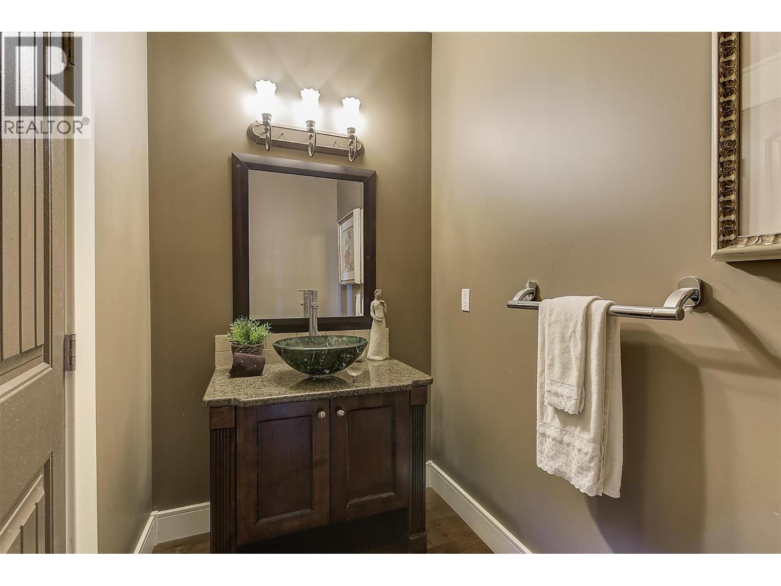  679 Devonian Avenue, Kelowna