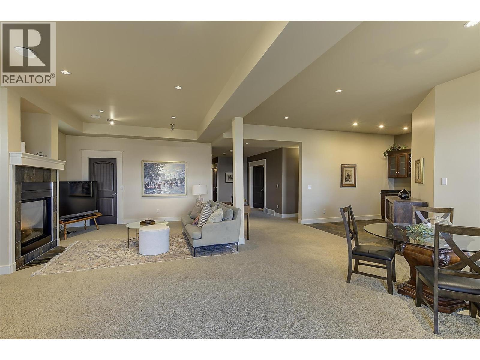  679 Devonian Avenue, Kelowna